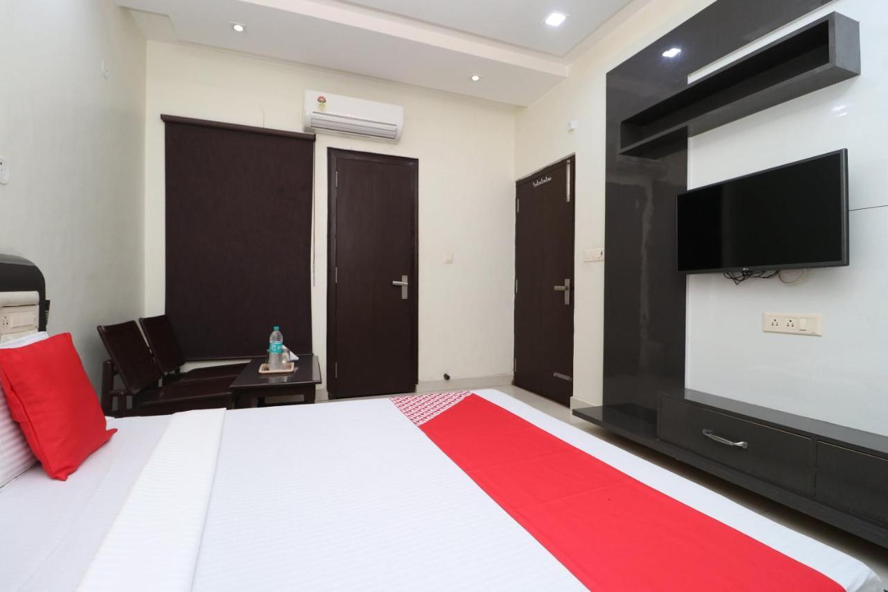 Oyo 29637 Hotel Kakkar Ludhiana Esterno foto