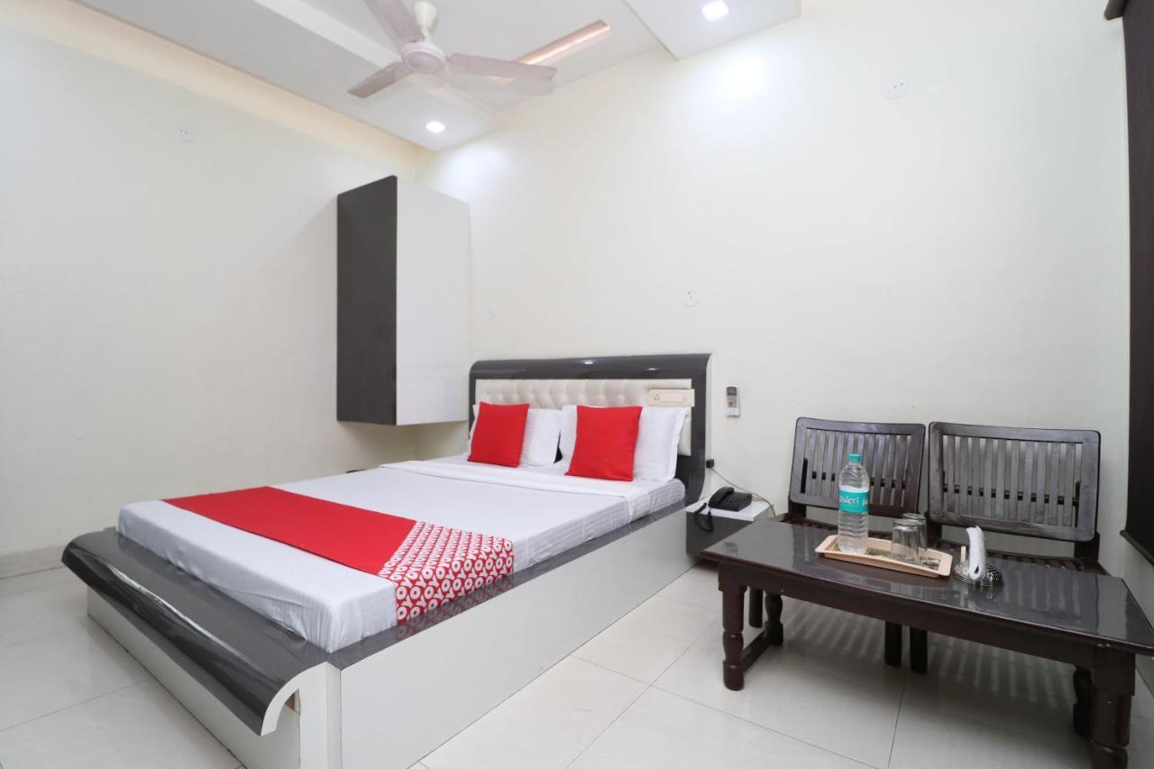 Oyo 29637 Hotel Kakkar Ludhiana Esterno foto