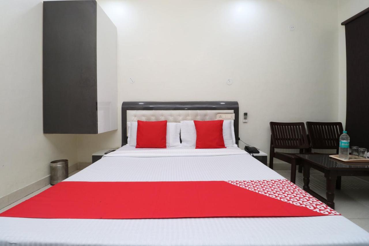 Oyo 29637 Hotel Kakkar Ludhiana Esterno foto